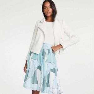 Ann Taylor A-Line Skirt in Green and White